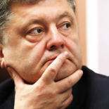 Тонущий Порошенко все же прогнулся под Россию